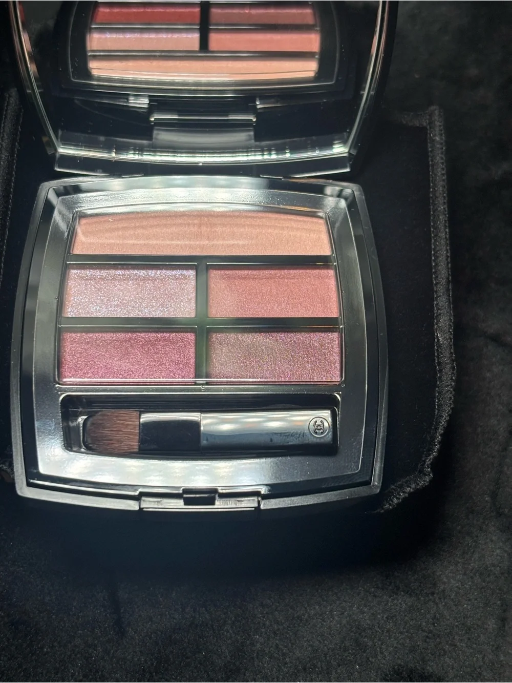 CHANEL Les Beiges Eyeshadow Palette — Cream & Black Packaging